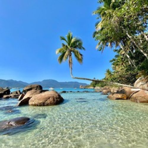 praia do aventureiro ilha grande Brazil